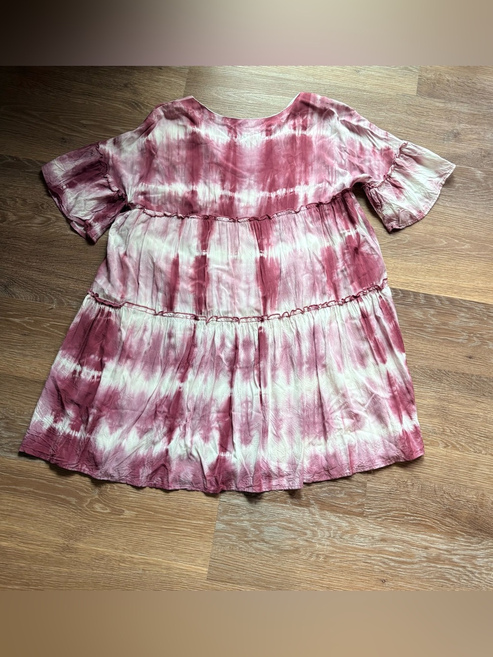 Heyson tie-dye dress in mauve and white featuring ruffle sleeves Size Large - Picture 3 of 8